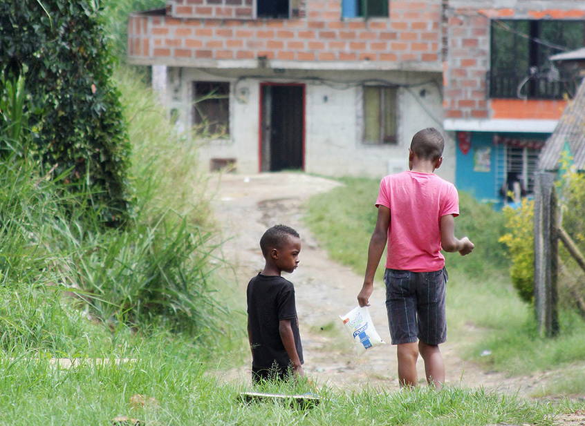Kinder aus den Armenvierteln verbringen viel Zeit auf der Strasse